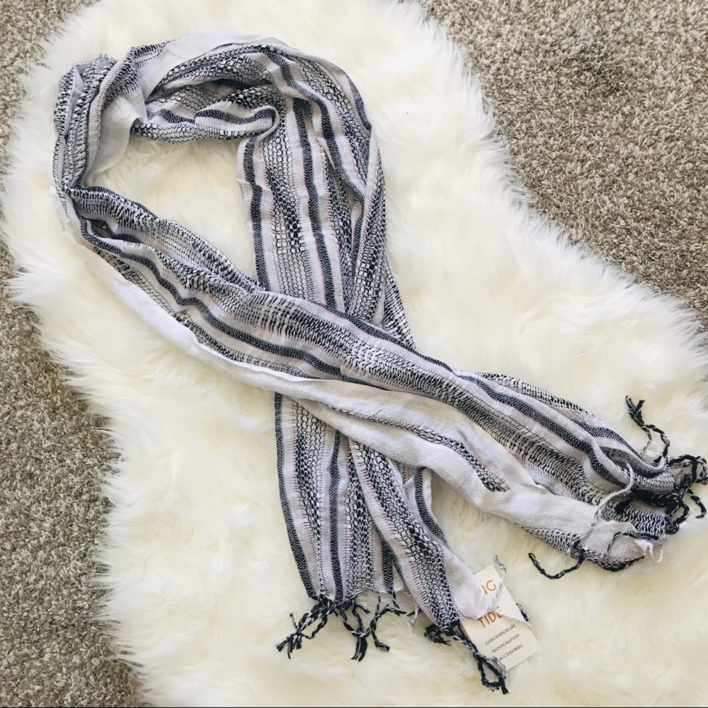 Rising Tide Lightweight Metallic Stripe Scarf NWT - Picture 2 of 9